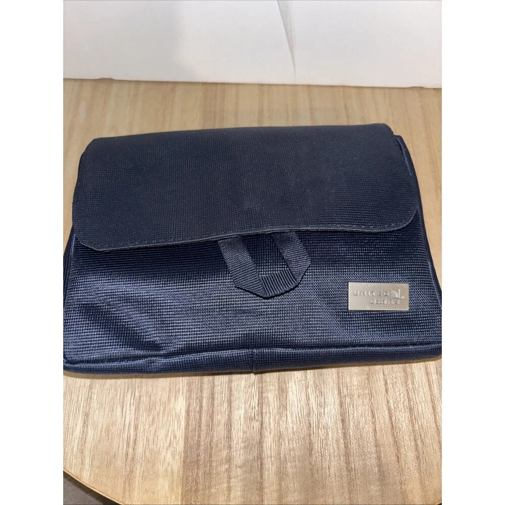 United Airlines Global First Class Amenity Kit Blue Hanging Case Pen Socks
